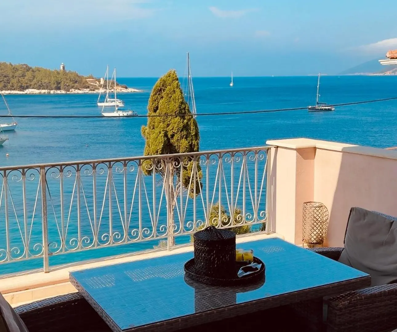 Paradise House Apart3, 5Min Walking Distance To Fiskardo Center 0*,